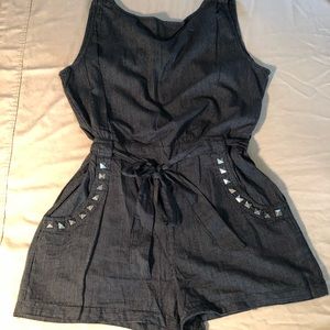 💄MILEY CYRUS PINSTRIPED ROMPER, EUC, SZ XL🔥